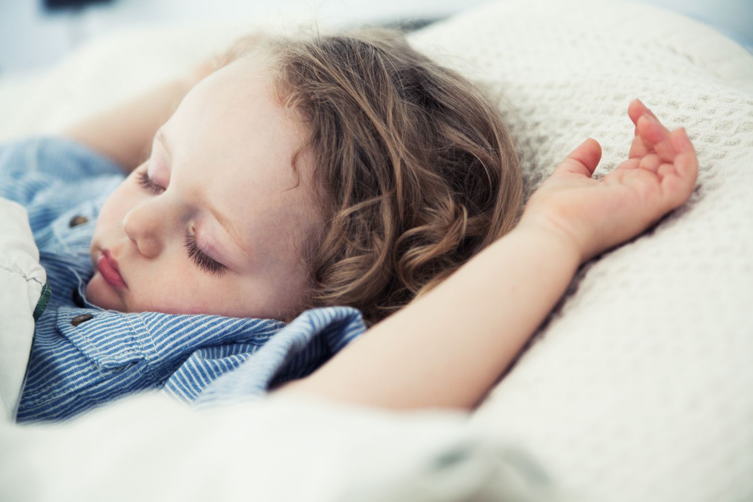 کودکان در هر سنی چند ساعت به خواب نیاز دارن؟